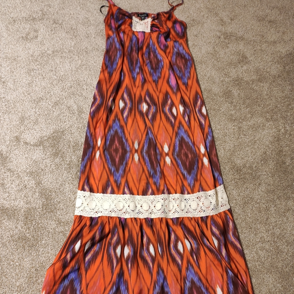 Bebe maxi dress ikat design medium
